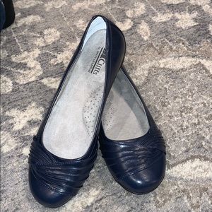 🌸Cute🌸 Navy Cliffs by White Mountain size 9